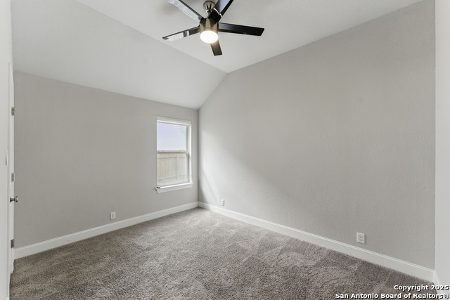 Listing photo id 30 for 907 Carriage Inn