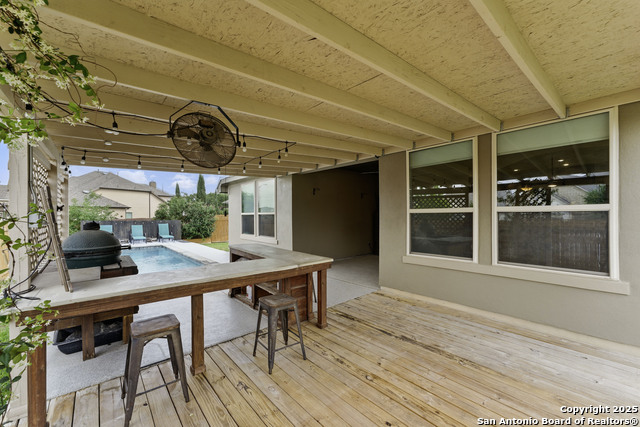 Listing photo id 39 for 907 Carriage Inn