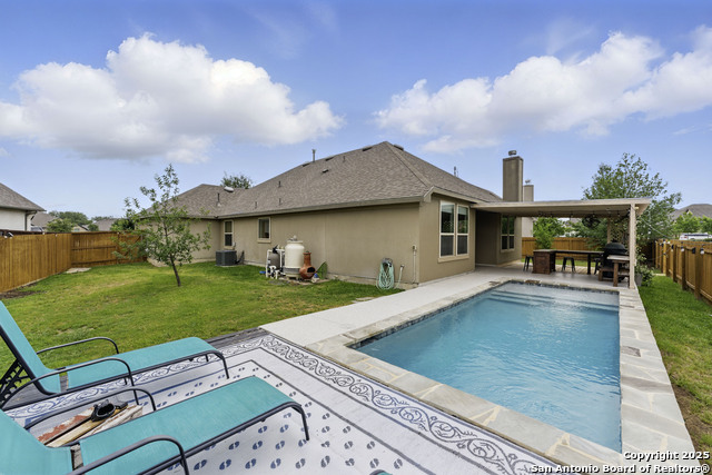 Listing photo id 42 for 907 Carriage Inn