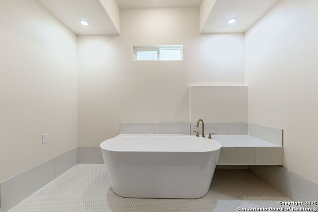 Image 15 of 23 For 1318 Dawson St