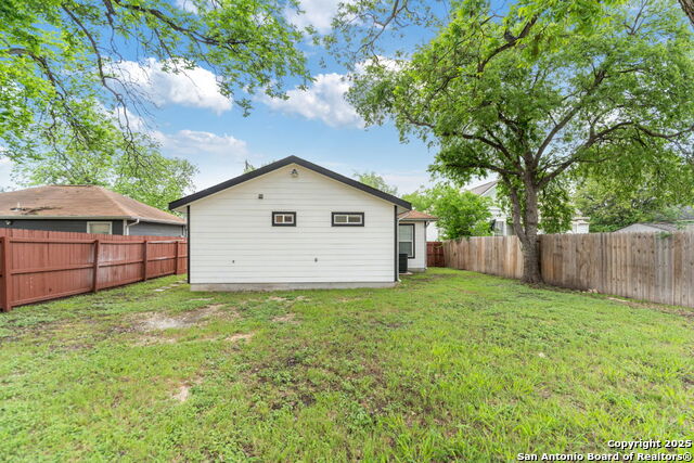 Image 22 of 23 For 1318 Dawson St