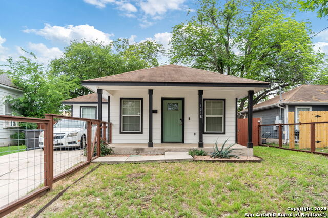 Image 3 of 23 For 1318 Dawson St