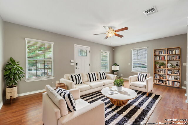 Image 4 of 23 For 1318 Dawson St