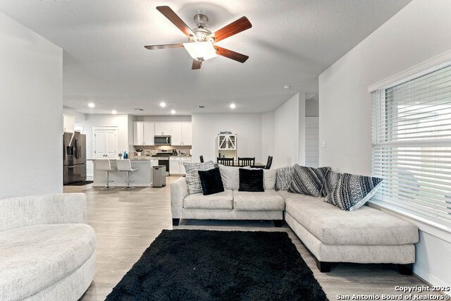 Image 7 of 27 For 8019 Chasemont Ct