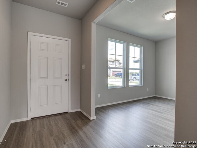 Image 3 of 32 For 7410 Cheyne Walk