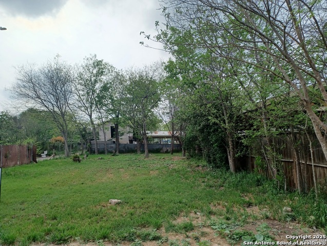 Image 2 of 4 For 401 Sabinas  