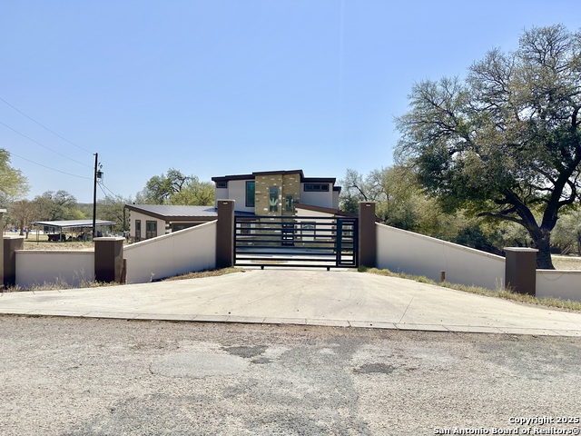Image 4 of 50 For 259 Broken Arrow