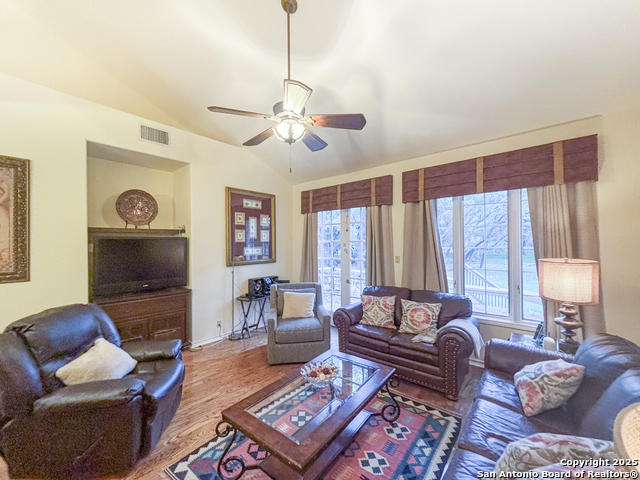 Image 9 of 52 For 19 Villa Jardin