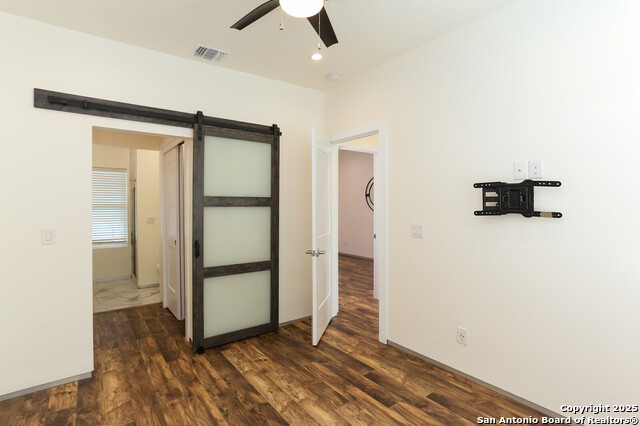 Image 20 of 22 For 902 Montana St #103