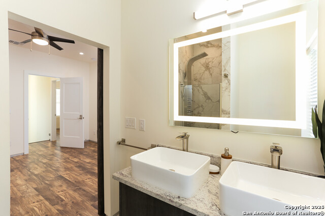 Image 21 of 22 For 902 Montana St #103