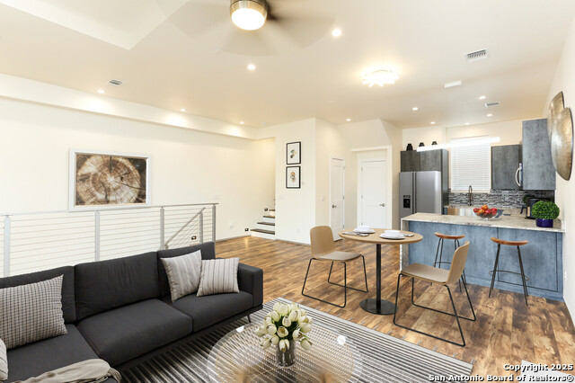 Image 9 of 22 For 902 Montana St #103
