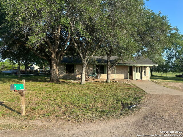 Details for 2802 Comanche Dr, Beeville, TX 78102