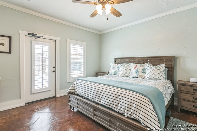 Listing photo id 8 for 15266 Main Royal