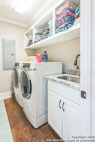 Listing photo id 13 for 15266 Main Royal
