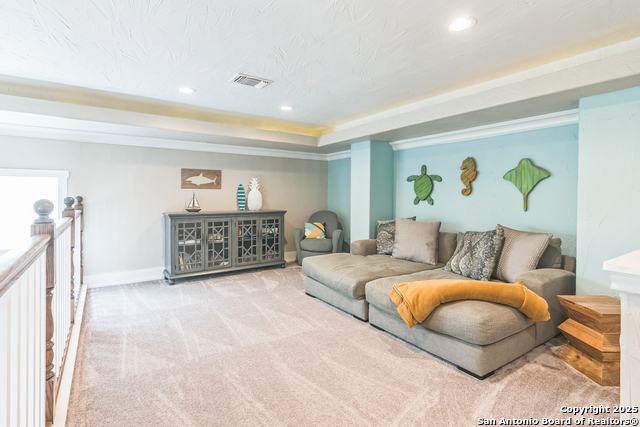 Listing photo id 16 for 15266 Main Royal