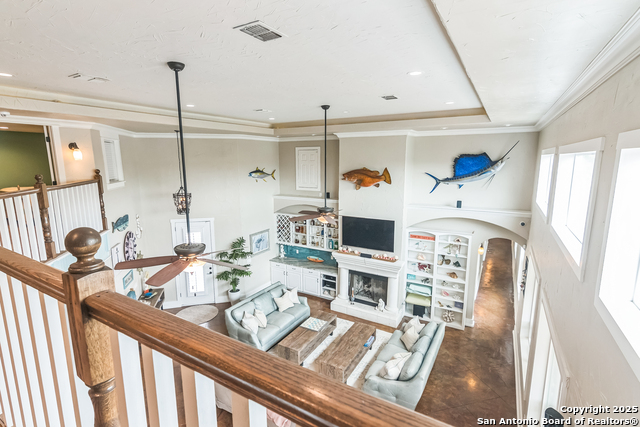 Listing photo id 22 for 15266 Main Royal
