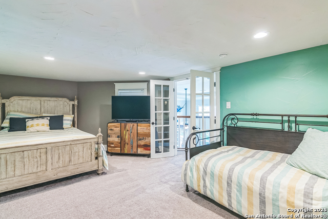 Listing photo id 23 for 15266 Main Royal