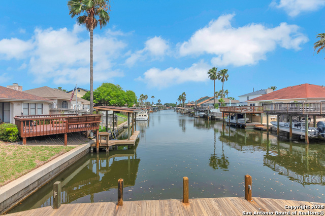 Listing photo id 26 for 15266 Main Royal
