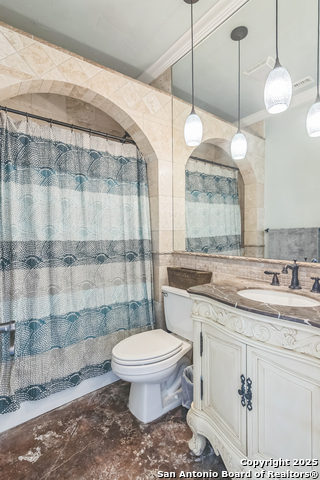 Listing photo id 30 for 15266 Main Royal