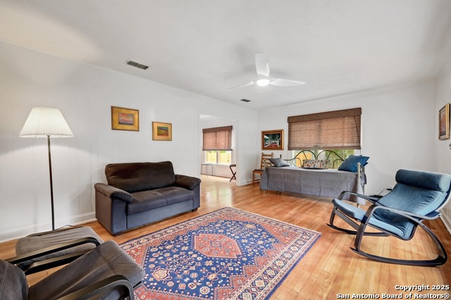 Image 3 of 15 For 510 Hackberry