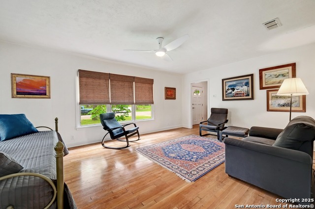 Image 4 of 15 For 510 Hackberry