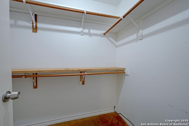 Image 13 of 23 For 1115 Oakridge Dr