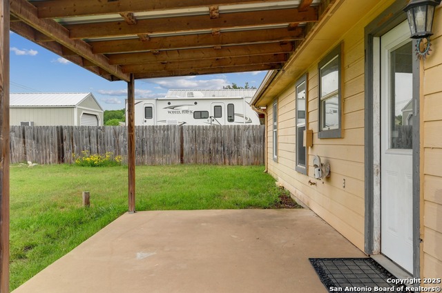 Image 19 of 23 For 1115 Oakridge Dr