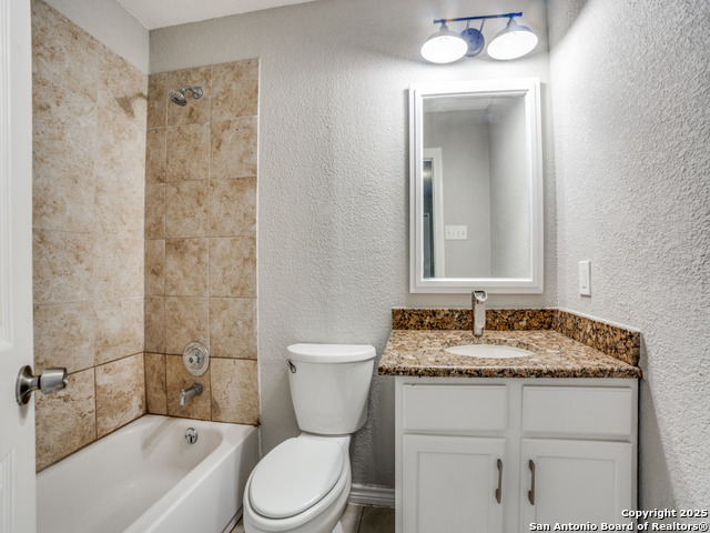 Image 21 of 25 For 10023 Amber Field