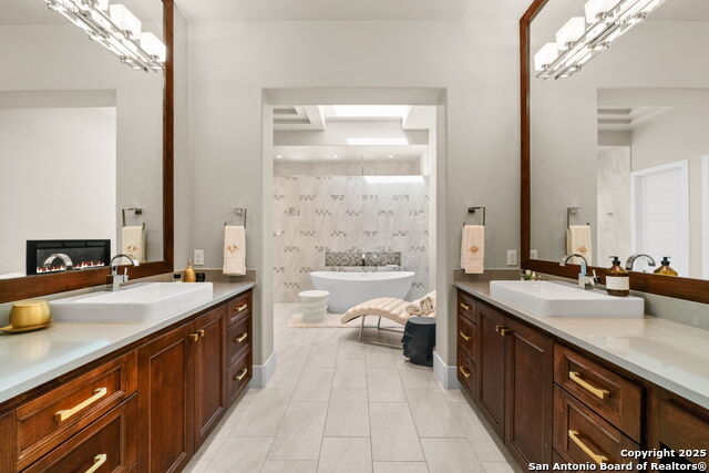 Image 14 of 32 For 25610 Creekside