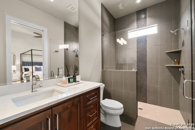 Image 21 of 32 For 25610 Creekside