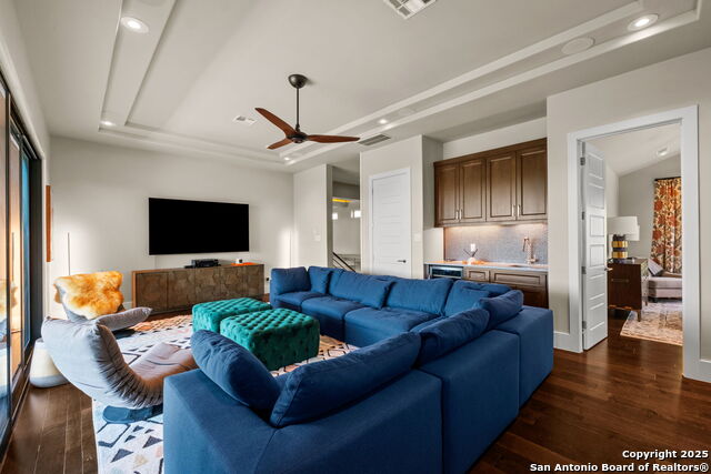 Image 22 of 32 For 25610 Creekside
