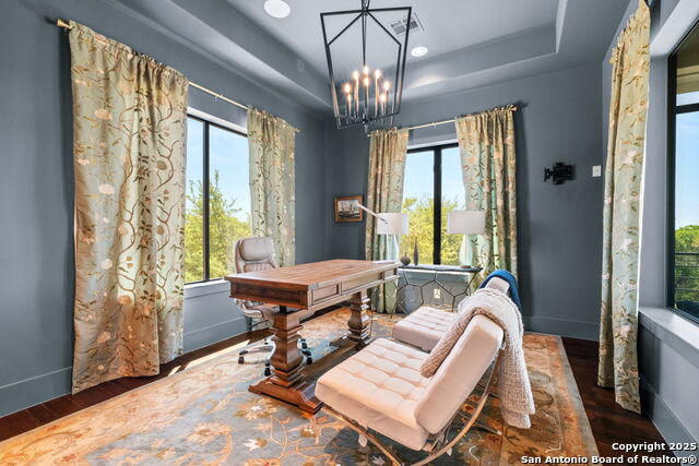 Image 24 of 32 For 25610 Creekside