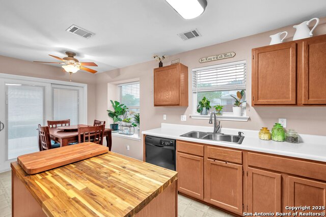 Image 10 of 31 For 638 Coral Harbor