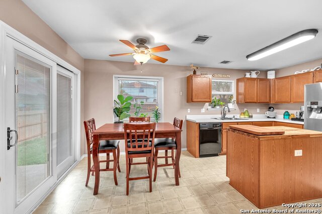 Image 12 of 31 For 638 Coral Harbor