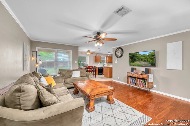 Image 6 of 31 For 638 Coral Harbor