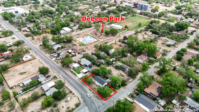 Image 8 of 10 For 562 Juarez  