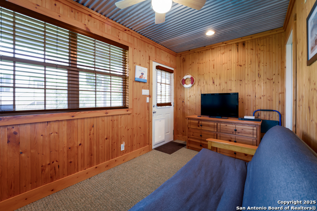 Image 18 of 36 For 132 Clearview