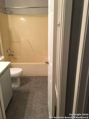 Image 10 of 20 For 2113 Hackberry