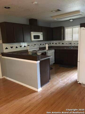 Image 7 of 20 For 2113 Hackberry