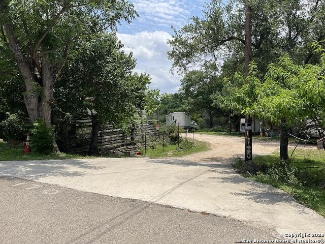 Image 6 of 6 For 180 Deveraux