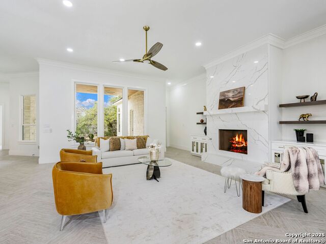 Listing photo id 8 for 846 Maximino Ridge