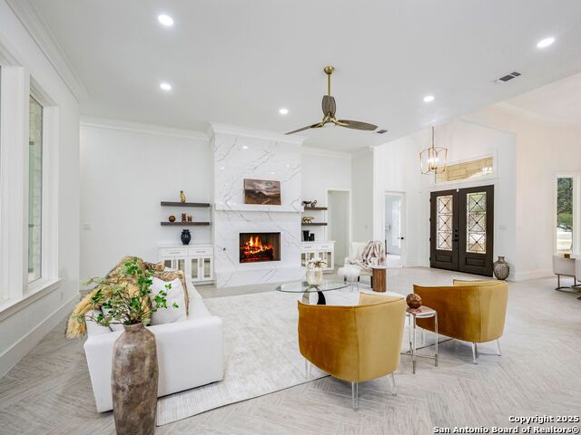 Listing photo id 9 for 846 Maximino Ridge