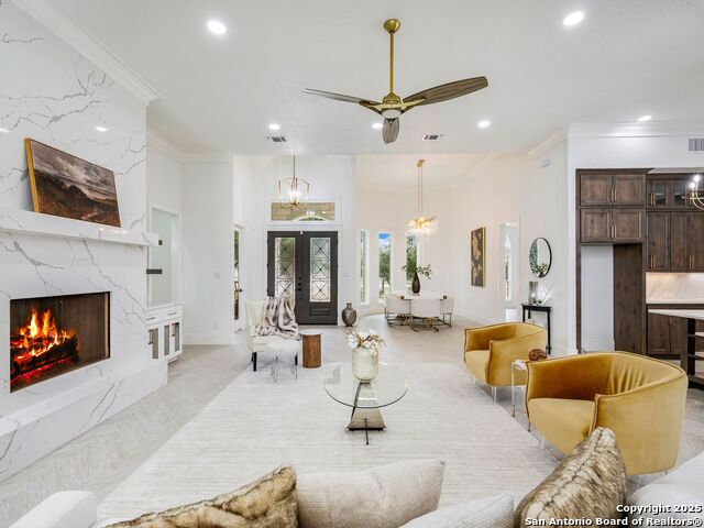 Listing photo id 10 for 846 Maximino Ridge