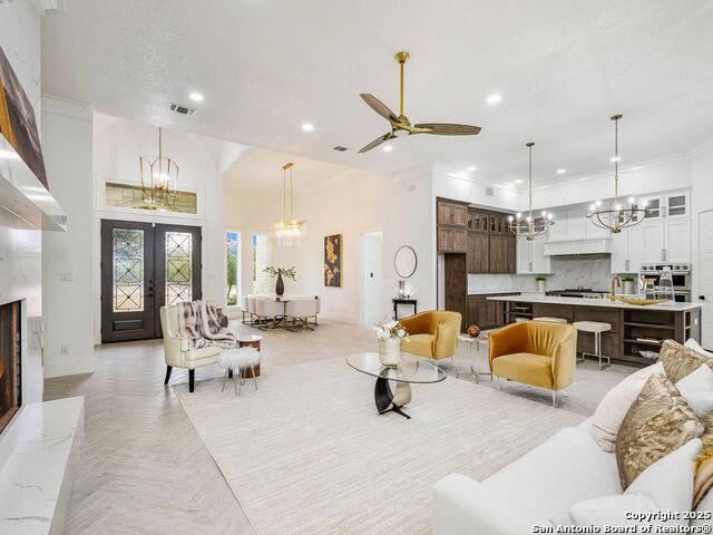Listing photo id 11 for 846 Maximino Ridge