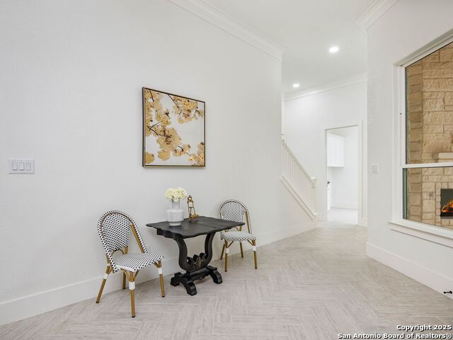 Listing photo id 19 for 846 Maximino Ridge