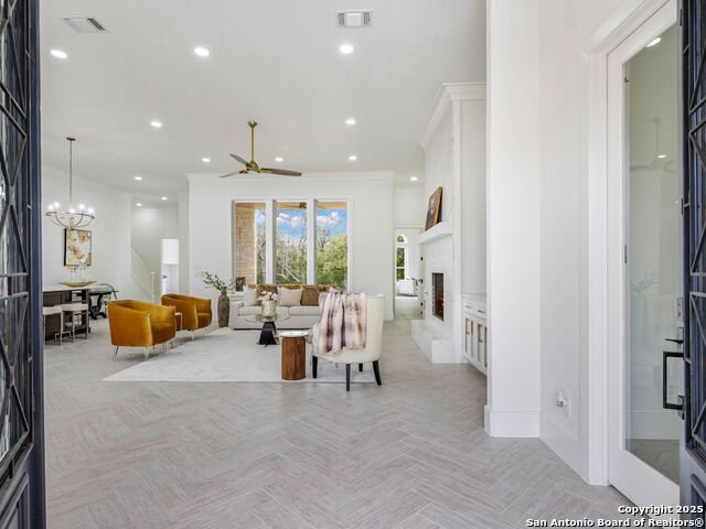 Listing photo id 1 for 846 Maximino Ridge