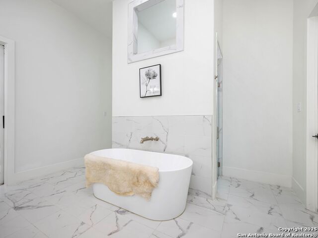 Listing photo id 28 for 846 Maximino Ridge