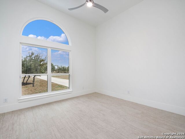 Listing photo id 29 for 846 Maximino Ridge