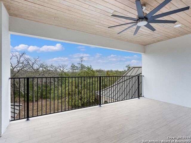 Listing photo id 32 for 846 Maximino Ridge