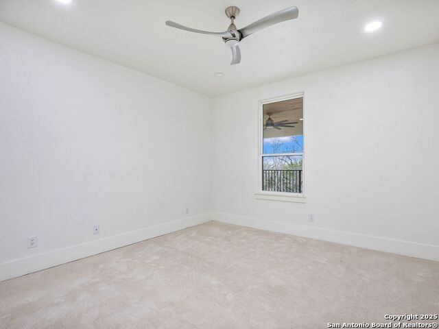 Listing photo id 33 for 846 Maximino Ridge